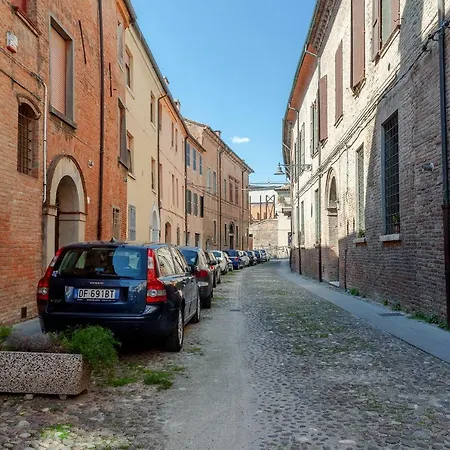 Il Nido Di Rondine Lägenhet Ferrara